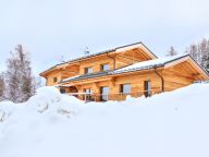 Chalet Ski Dream with sauna and outdoor whirlpool-22
