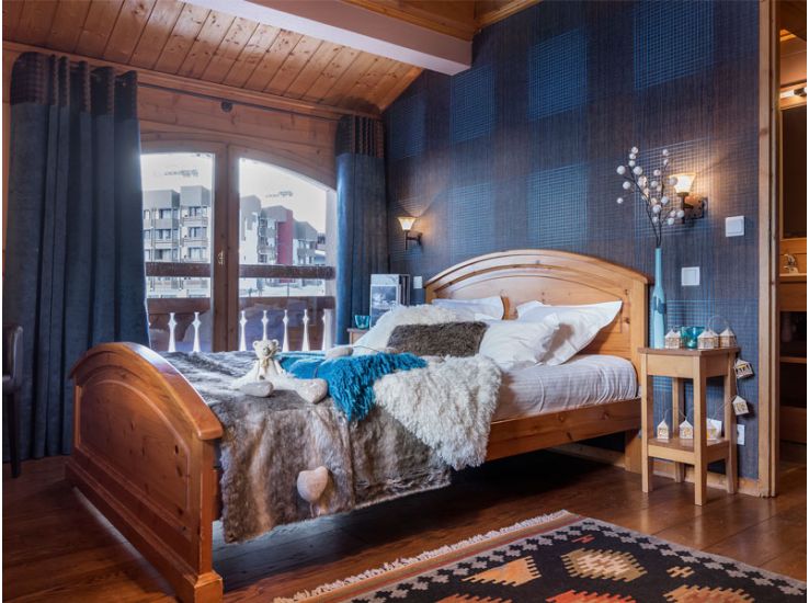 Skichalet interior bedroom