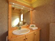 Chalet Imperial with sauna and outdoor whirlpool-18
