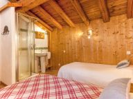 Chalet Piccola Pietra with a private sauna-12