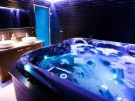 Chalet le Mas des Neiges with whirlpool and hammam-20
