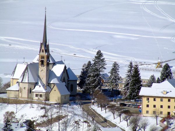 Ski village Small town in the heart of the Dolomites with cosy centre-1