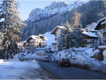 Ski village Small town in the heart of the Dolomites with cosy centre-3