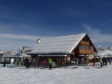 Chalets and apartments for 12 people