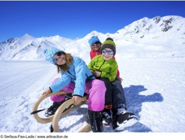 Ski village Snow-certain winter sport destination with lively après-ski-4