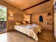 Chalet Lacuzon with private sauna and whirlpool-9