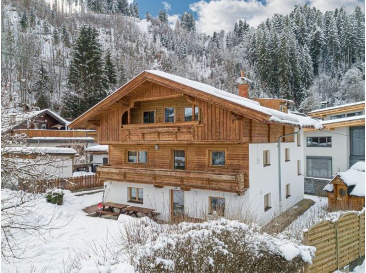 Chalets and apartments for 14 people