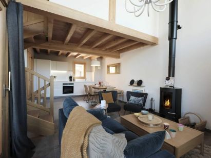 Chalet Caseblanche Lea with wood stove, sauna and whirlpool-2