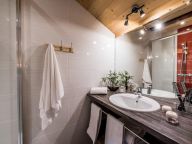 Chalet Lacuzon with private sauna and whirlpool-12