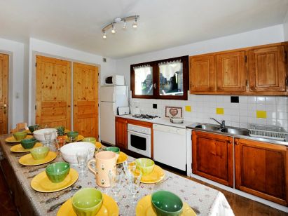 Chalet-apartment Le Genepi combination 4 + 6-8 person apartment-2