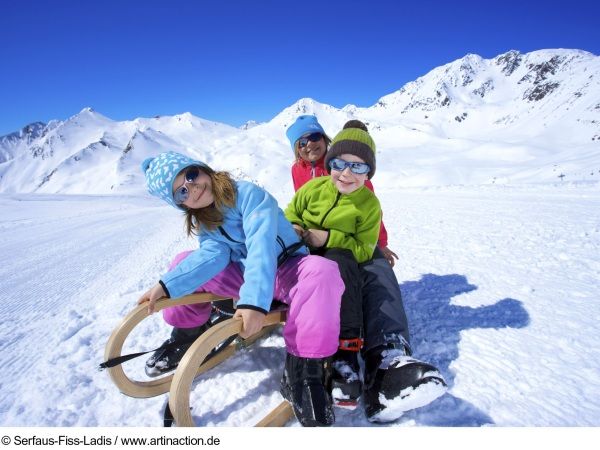 Ski village Snow-certain winter sport destination with lively après-ski-1