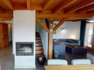 Chalet Le Clos du Pré with a family room-2