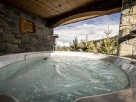 Chalet du Cocoon Mont-Blanc with outdoor hot tub-3