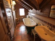Chalet Le Vieux catering included and private sauna-13