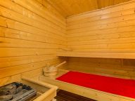 Chalet sur Piste with private sauna-3