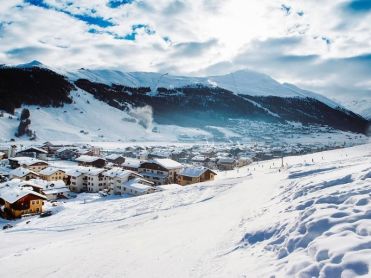 Chalets and apartments for 10 people