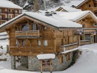 Chalet du Cocoon Mont-Blanc with outdoor hot tub-22