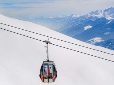 Gondola ski lift Sölden 