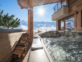 luxury ski holiday chalet with whirlpool
