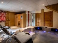 Chalet Lacuzon Perle des Trois Vallées with sauna and whirlpool-13