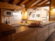 Chalet du Cocoon Mont-Blanc with outdoor hot tub-11