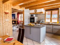 Chalet Lacuzon with private sauna-7