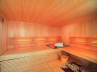 Chalet Matterhorn with sauna and outdoor whirlpool-20